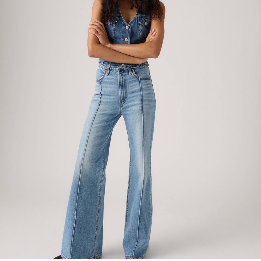 Levi’s ribcage bell women’s jeans
